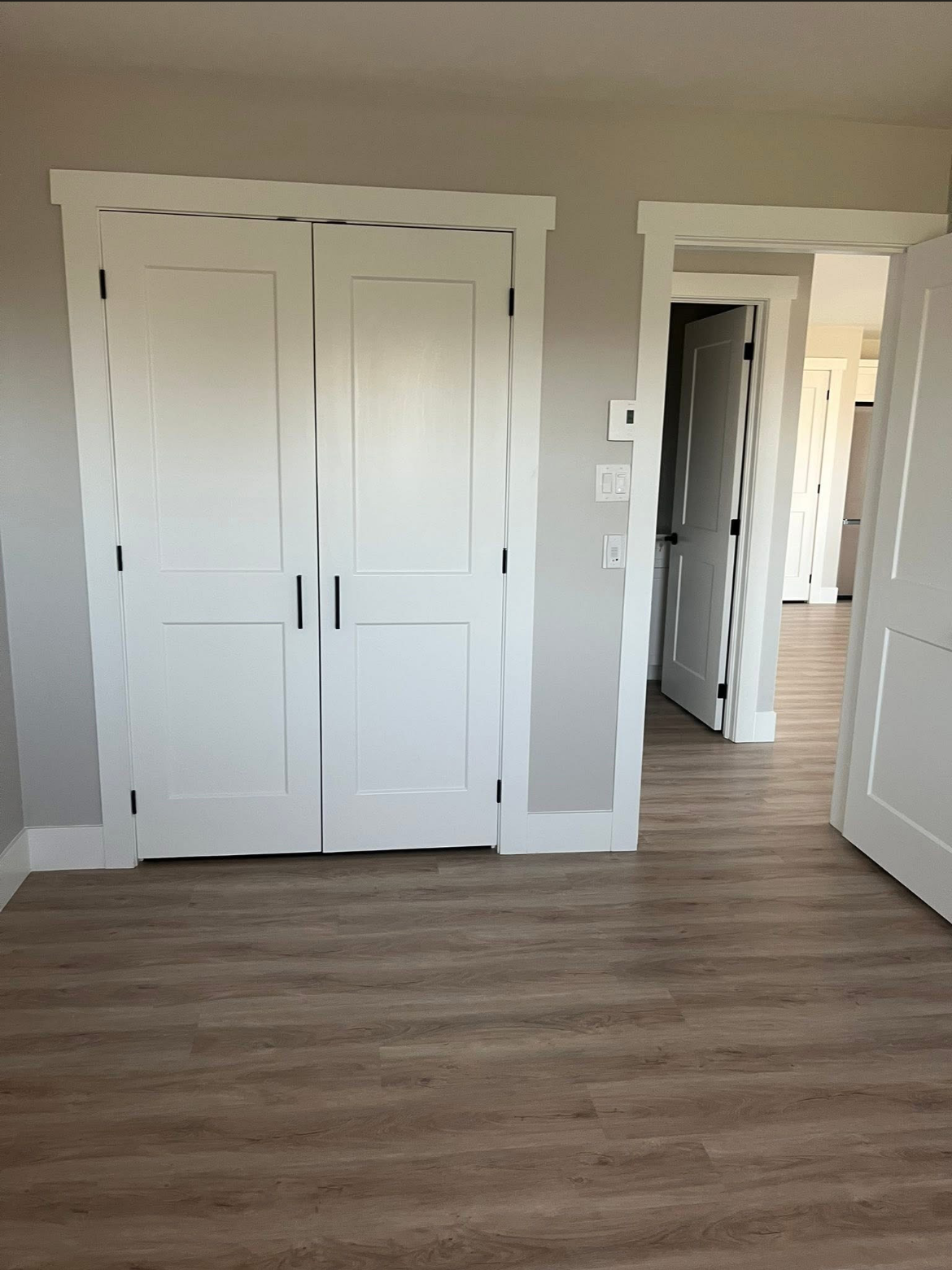 Hallway in a 204 Bellevue Heights unit
